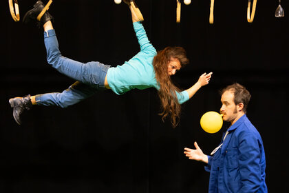 Le Vertige de l'Envers - Cie L'envolée Cirque